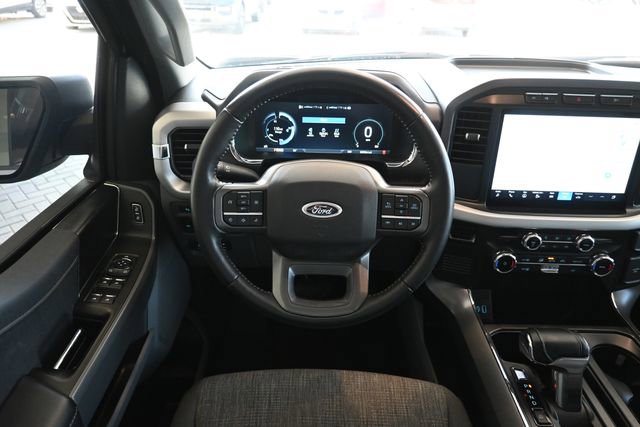 Used 2022 Ford F150 Lightning XLT image 13