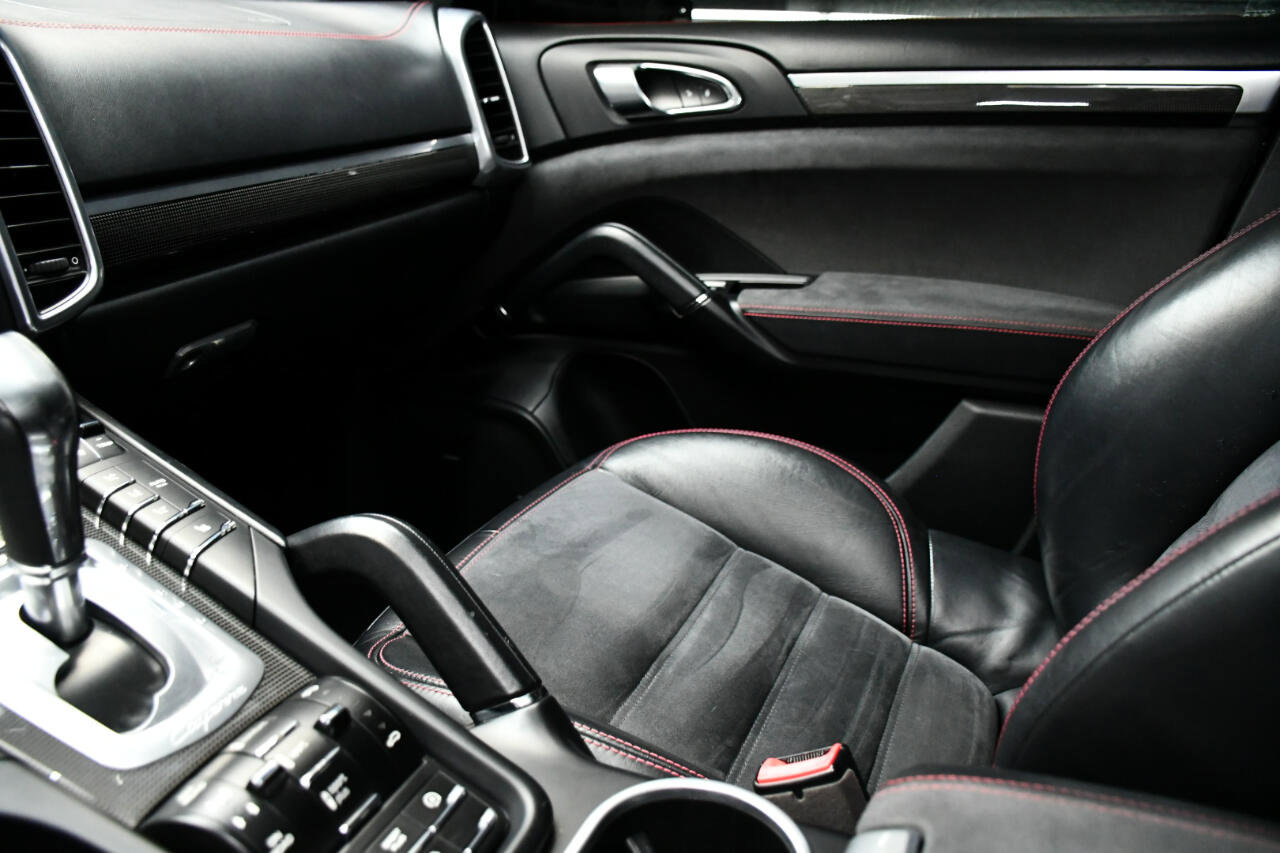 Used 2017 Porsche Cayenne GTS image 35