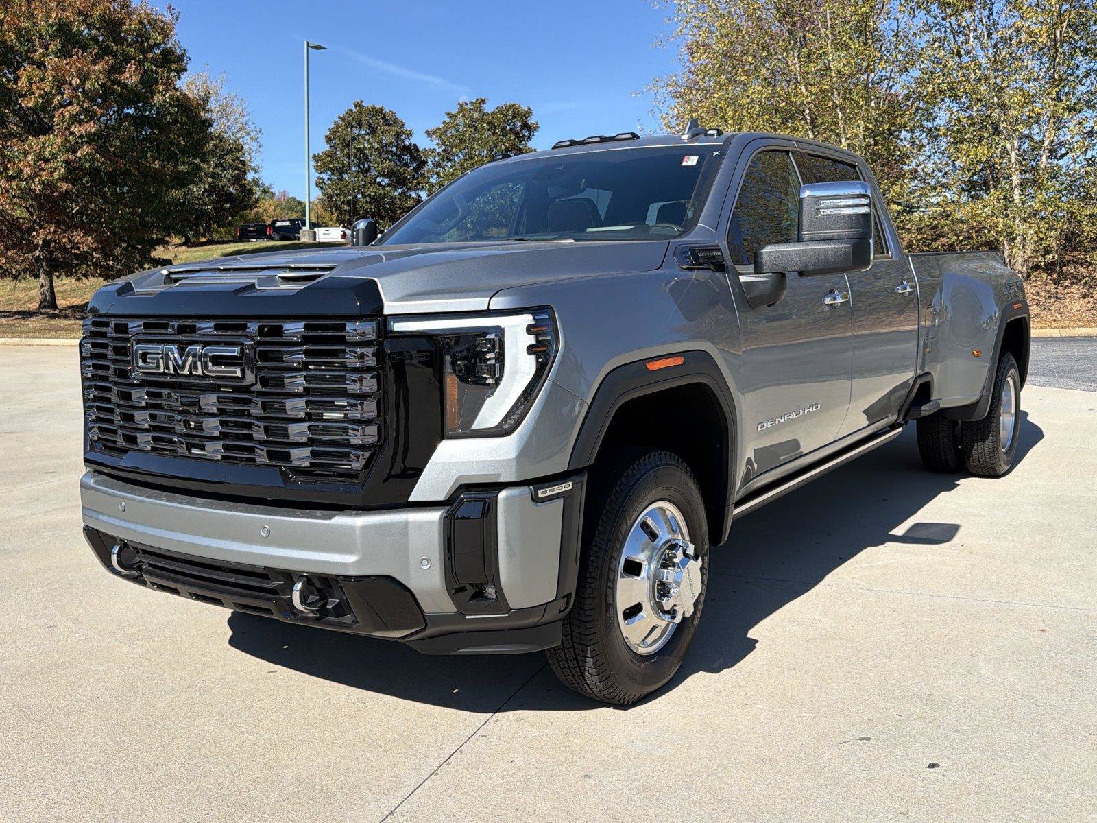 New 2026 GMC Sierra 3500 Denali Ultimate AWD/4WD image 3