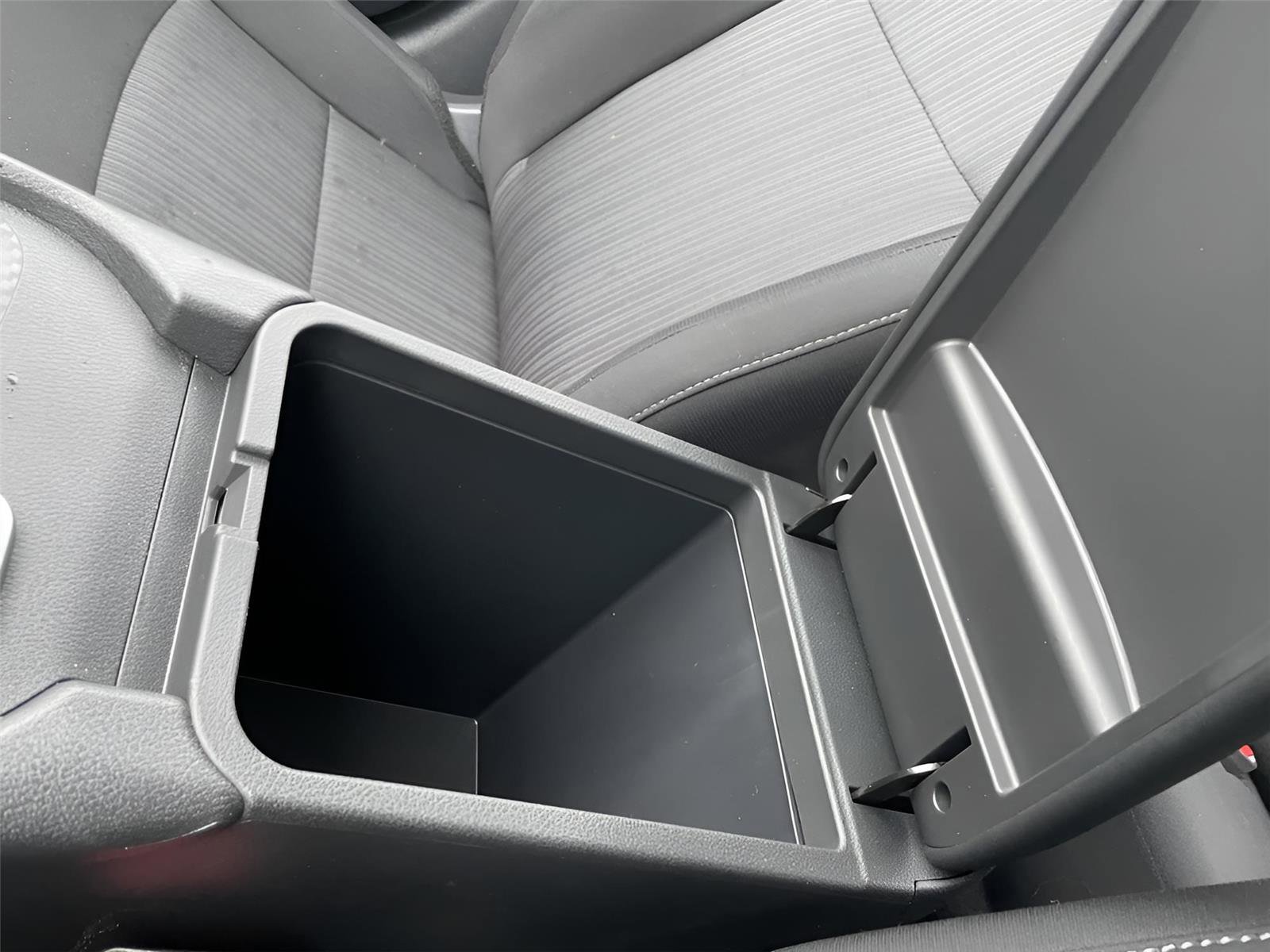 Used 2025 Nissan Sentra SV image 31