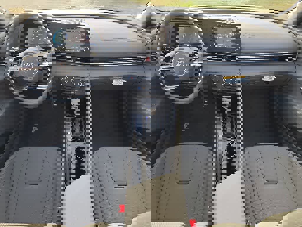 New 2026 Hyundai Elantra SE image 18