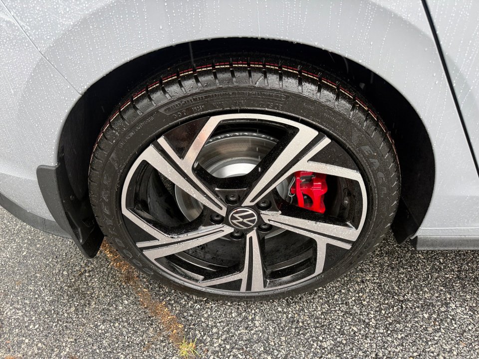 New 2026 Volkswagen GTI SE FWD image 23