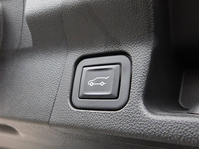 Used 2022 GMC Acadia Denali w/ Denali Ultimate Package image 11