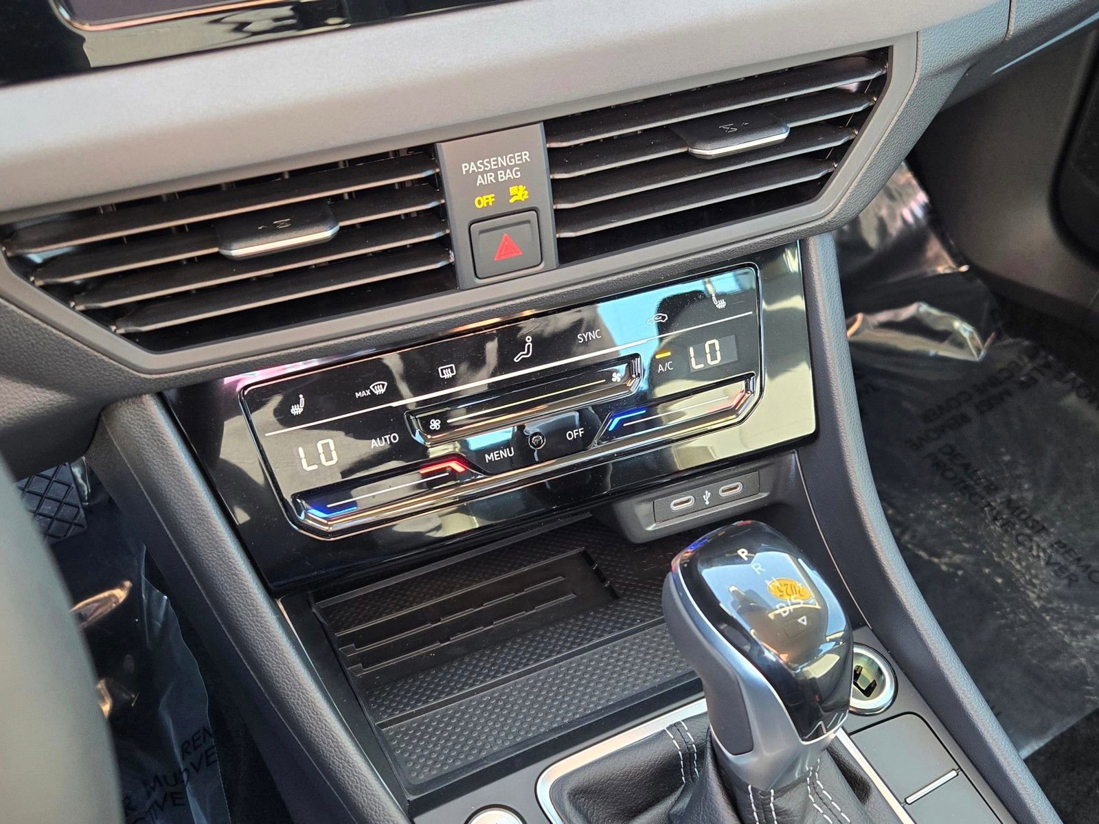 Used 2025 Volkswagen Jetta SE image 16