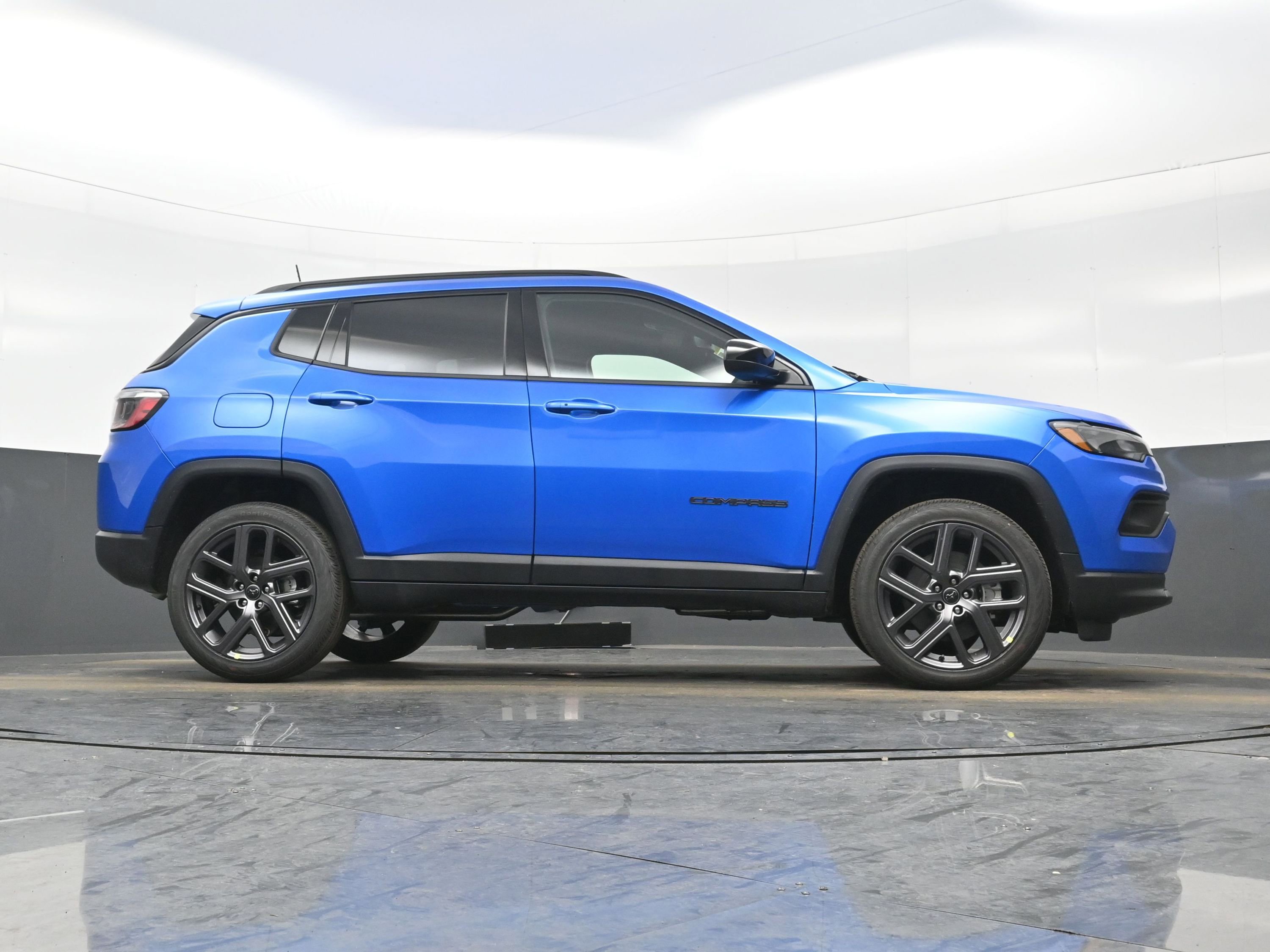 New 2026 Jeep Compass Latitude image 16