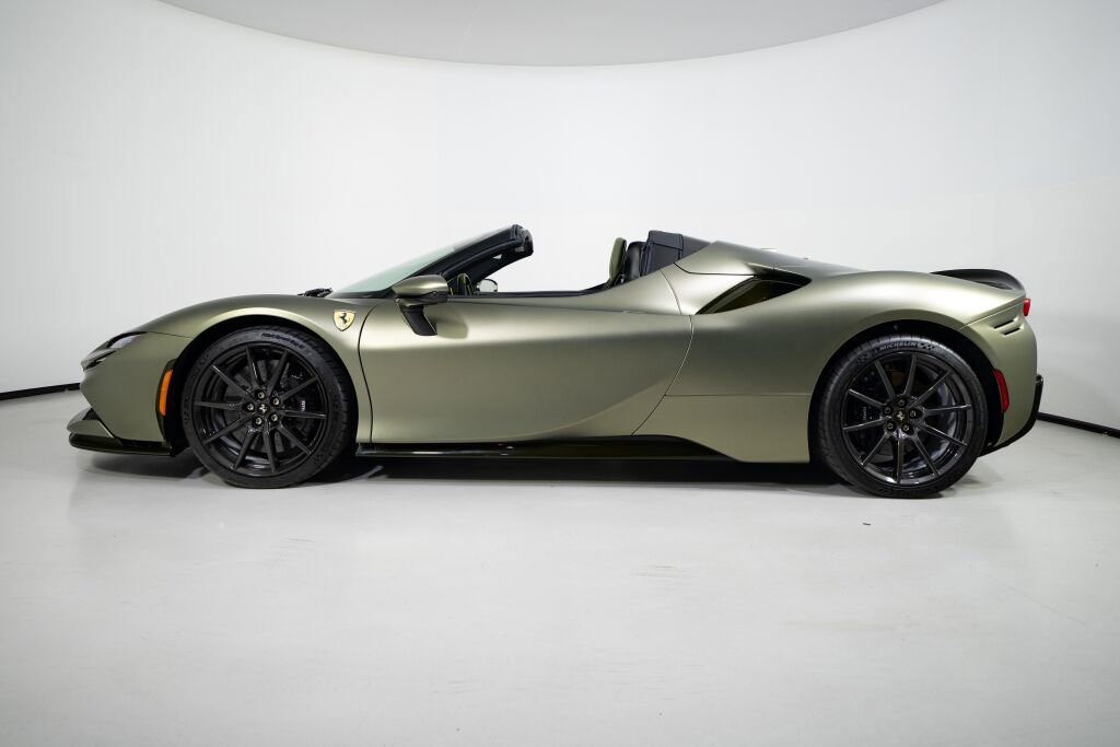 Used 2025 Ferrari SF90 Spider image 18