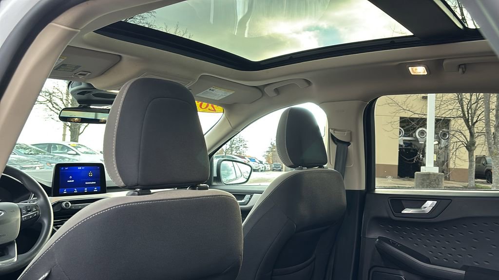 Used 2020 Ford Escape SE image 33