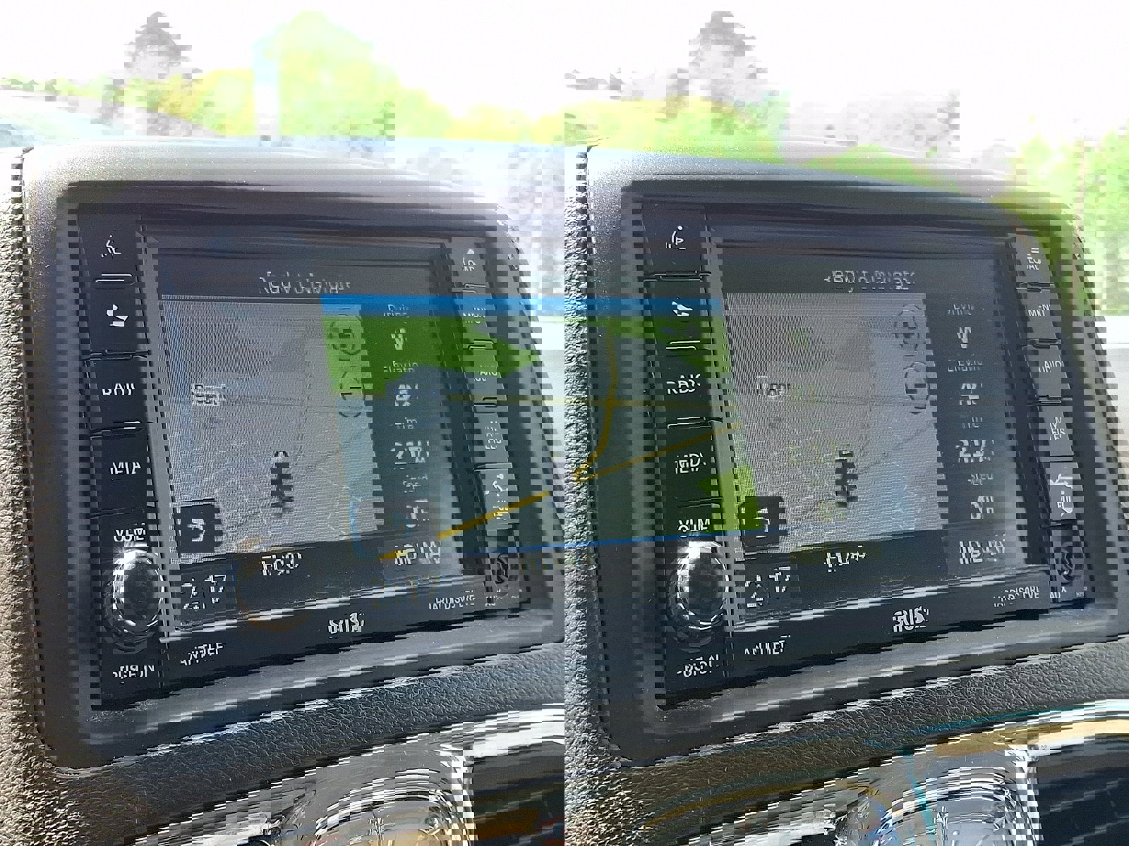 Used 2014 Chrysler Town & Country Touring image 17