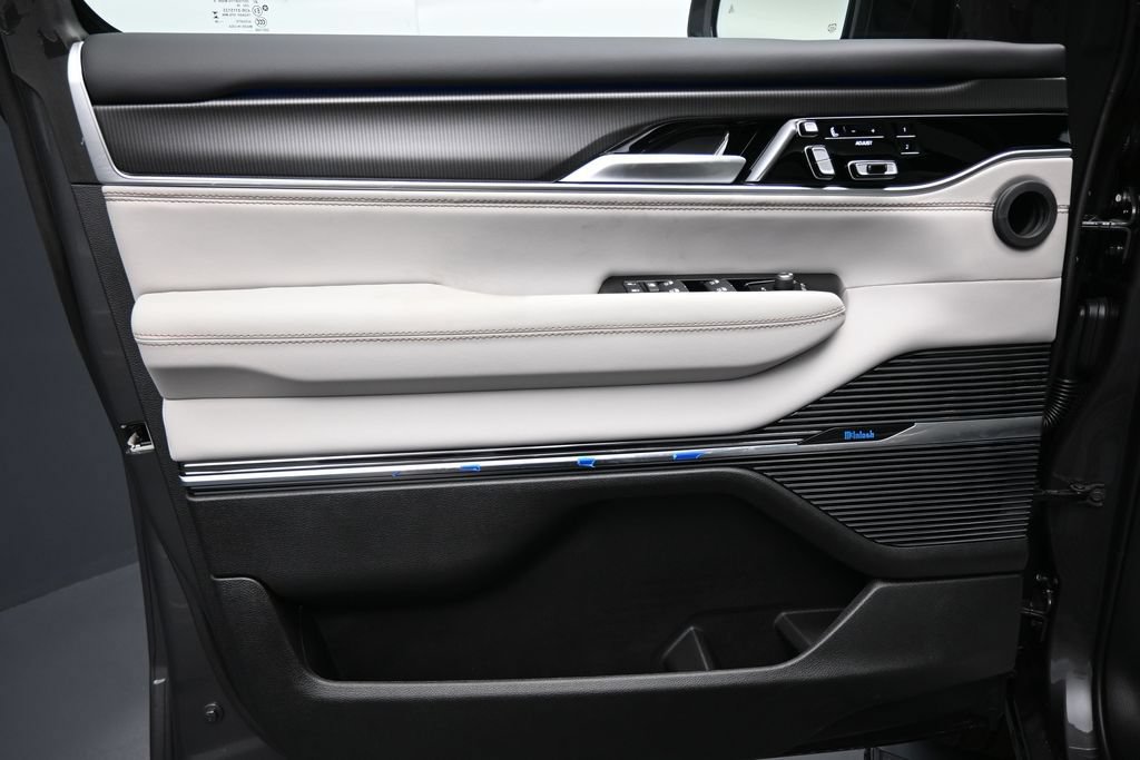 New 2026 Jeep Grand Wagoneer L Summit AWD/4WD image 10