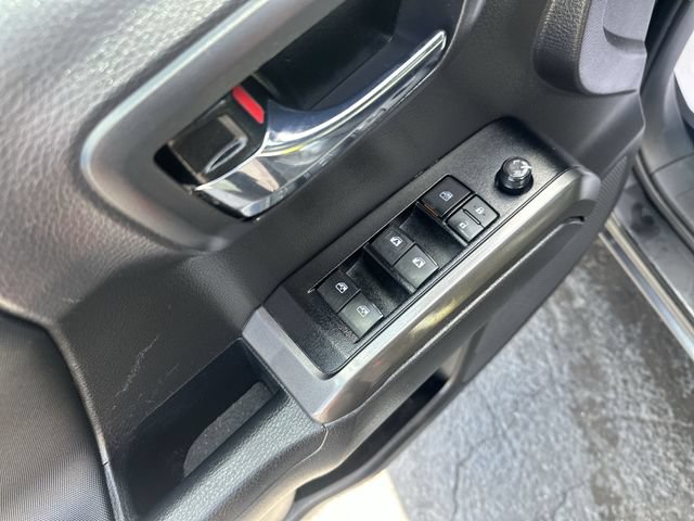 Used 2023 Toyota Tacoma TRD Off-Road w/ Technology Package AWD/4WD image 17