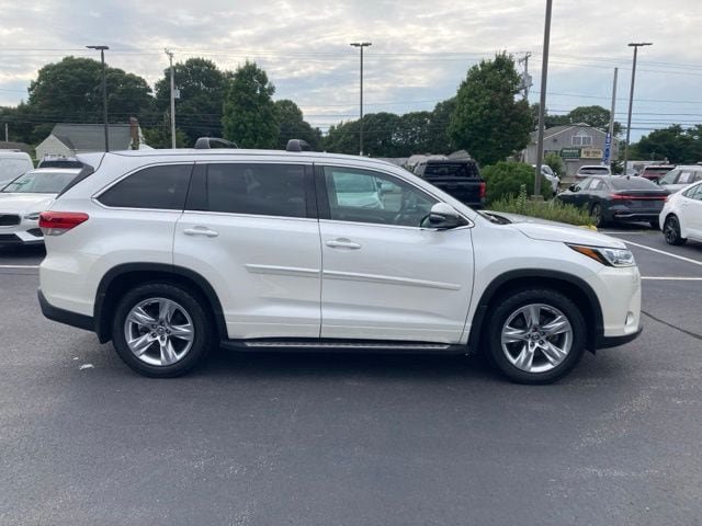 Used 2017 Toyota Highlander Limited AWD/4WD image 12