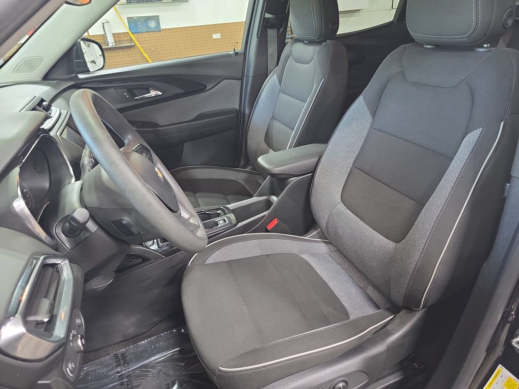 Used 2023 Chevrolet TrailBlazer LT FWD image 14