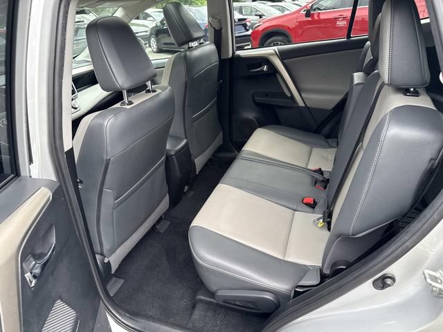 Used 2015 Toyota RAV4 Limited AWD/4WD image 17