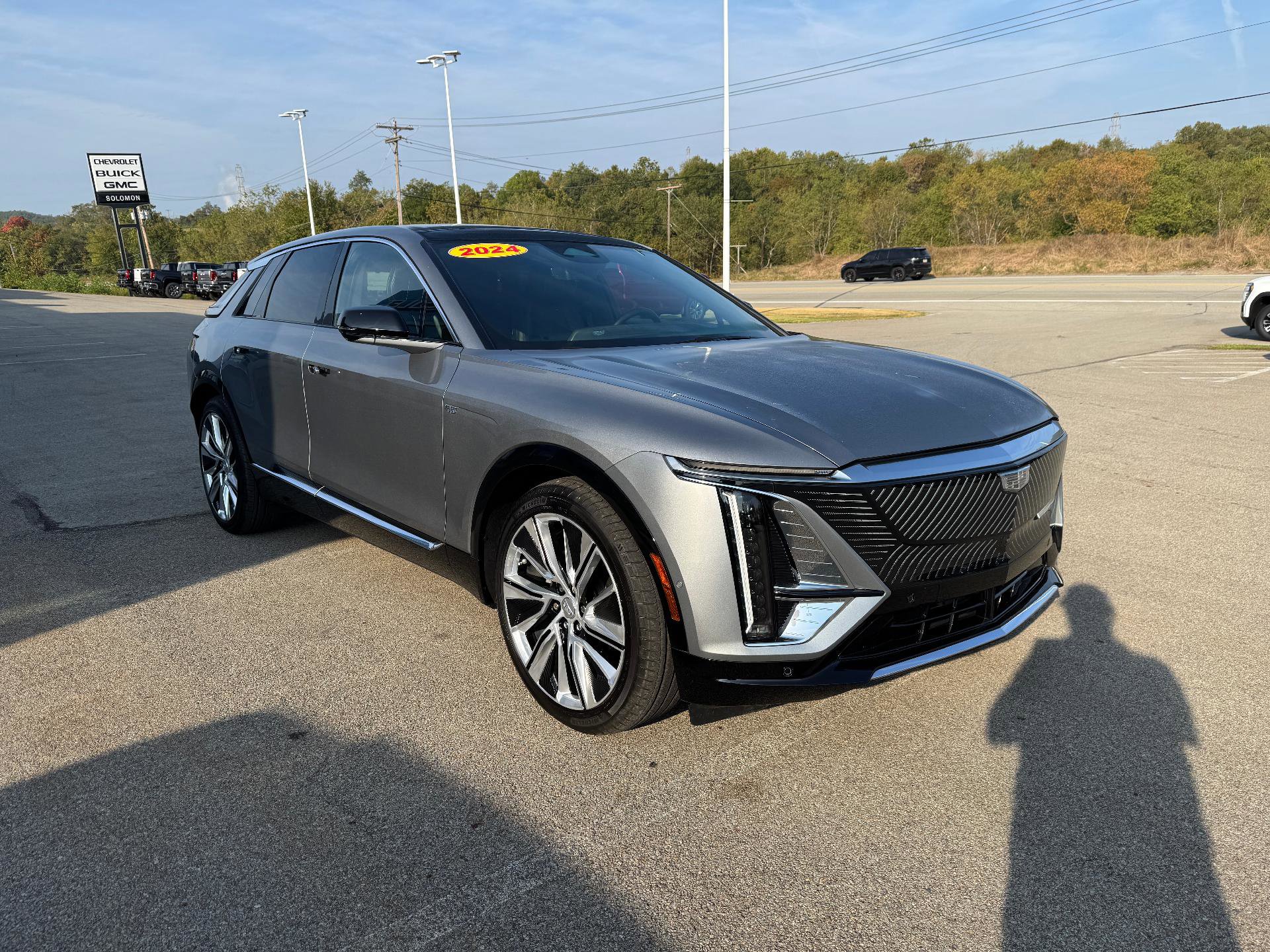 Used 2024 Cadillac Lyriq Luxury w/ LPO, Floor Liner Package image 7