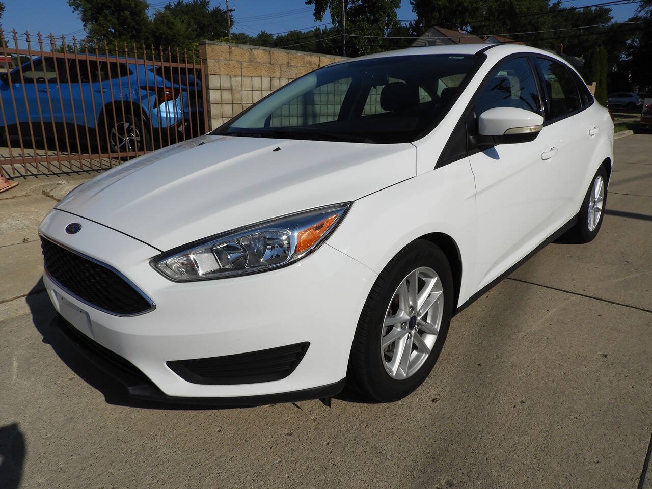 Used 2016 Ford Focus SE FWD image 4
