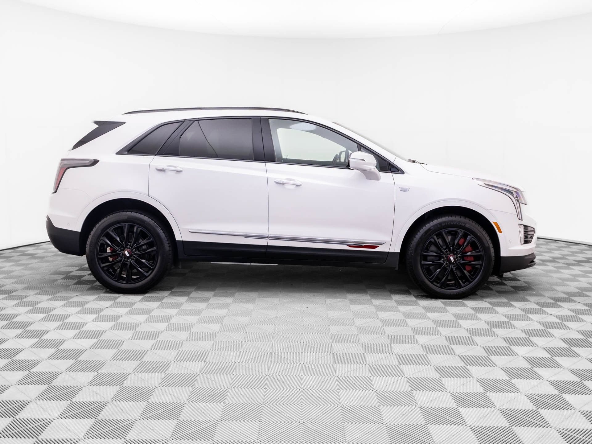 New 2026 Cadillac XT5 Sportv w/ LPO, Red Accent Package AWD/4WD image 6