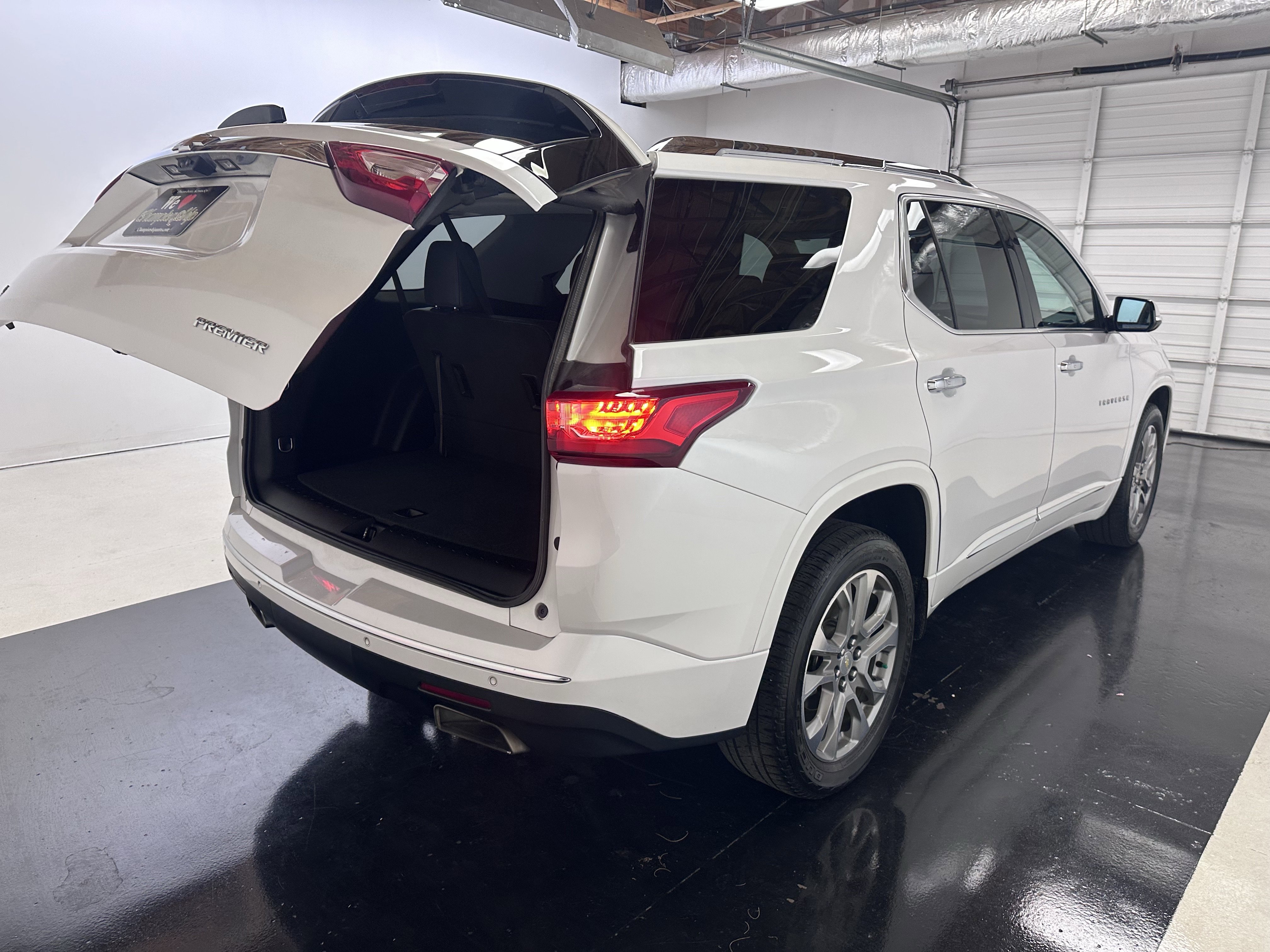 Used 2019 Chevrolet Traverse Premier w/ Driver Confidence II Package image 26