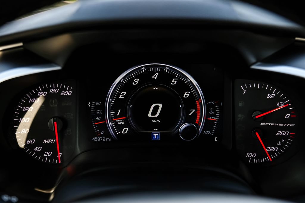 Used 2016 Chevrolet Corvette Stingray Coupe RWD image 17