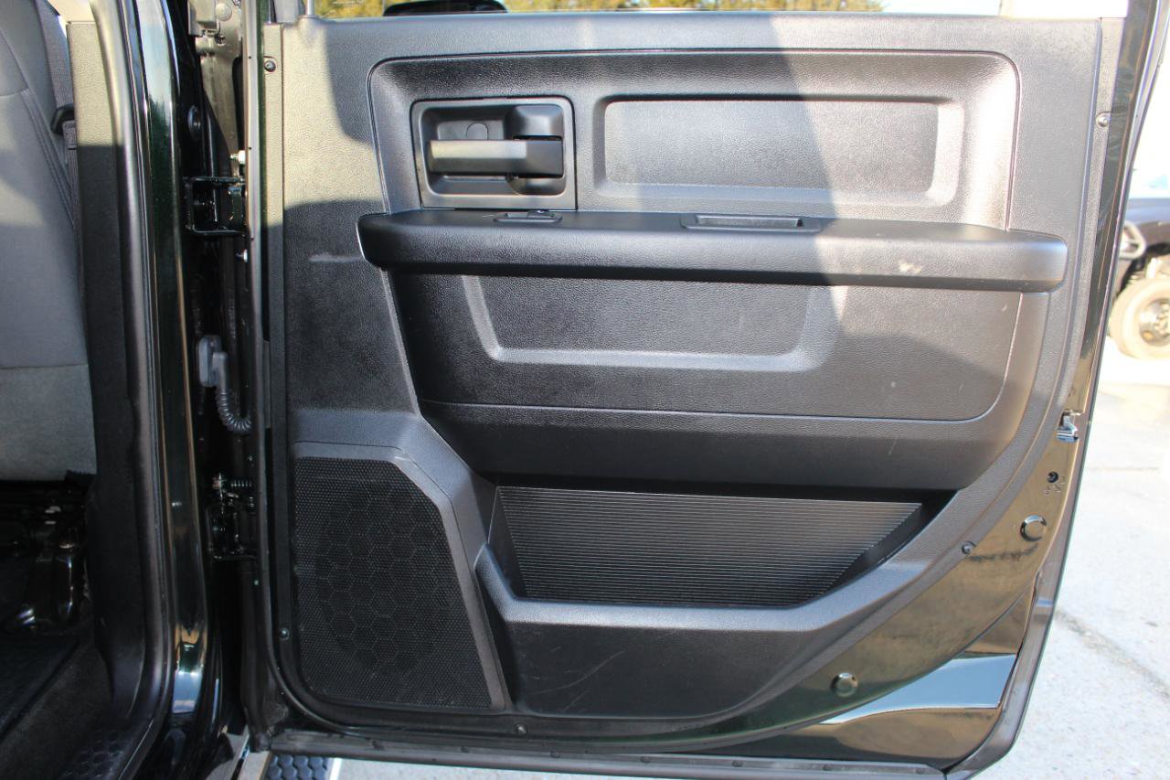 Used 2017 RAM 2500 Tradesman w/ Chrome Appearance Group AWD/4WD image 14