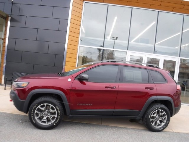 Used 2020 Jeep Cherokee Trailhawk w/ Cold Weather Group image 2