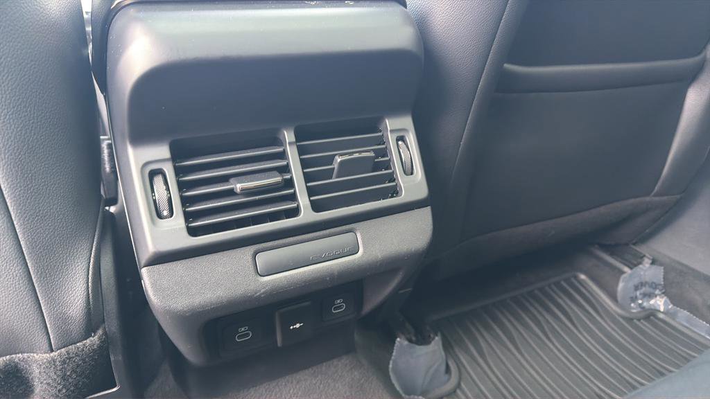 Used 2024 Land Rover Range Rover Evoque S image 17