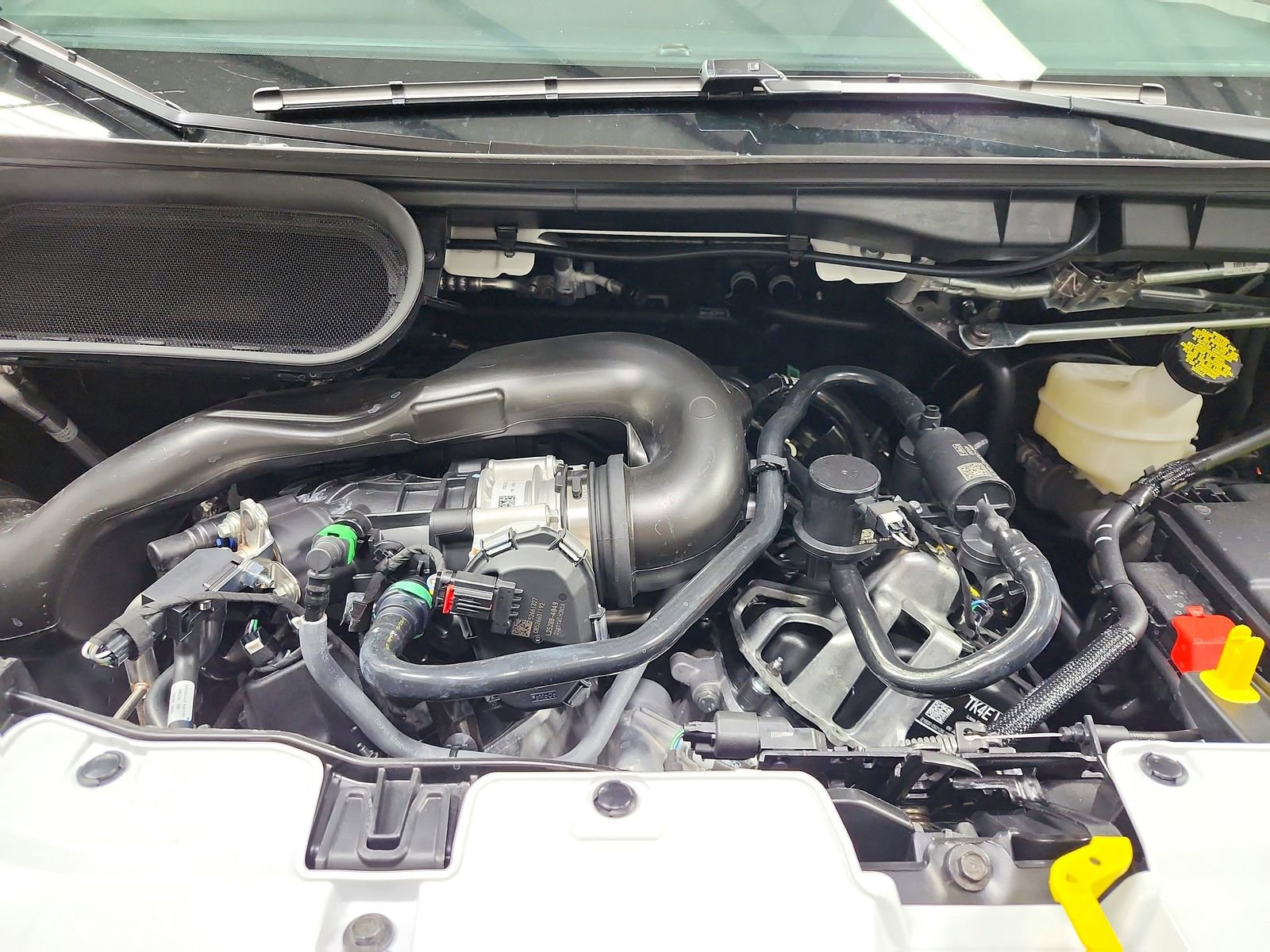 New 2026 Ford Transit 250 148 Medium Roof w/ Load Area Protection Package image 17