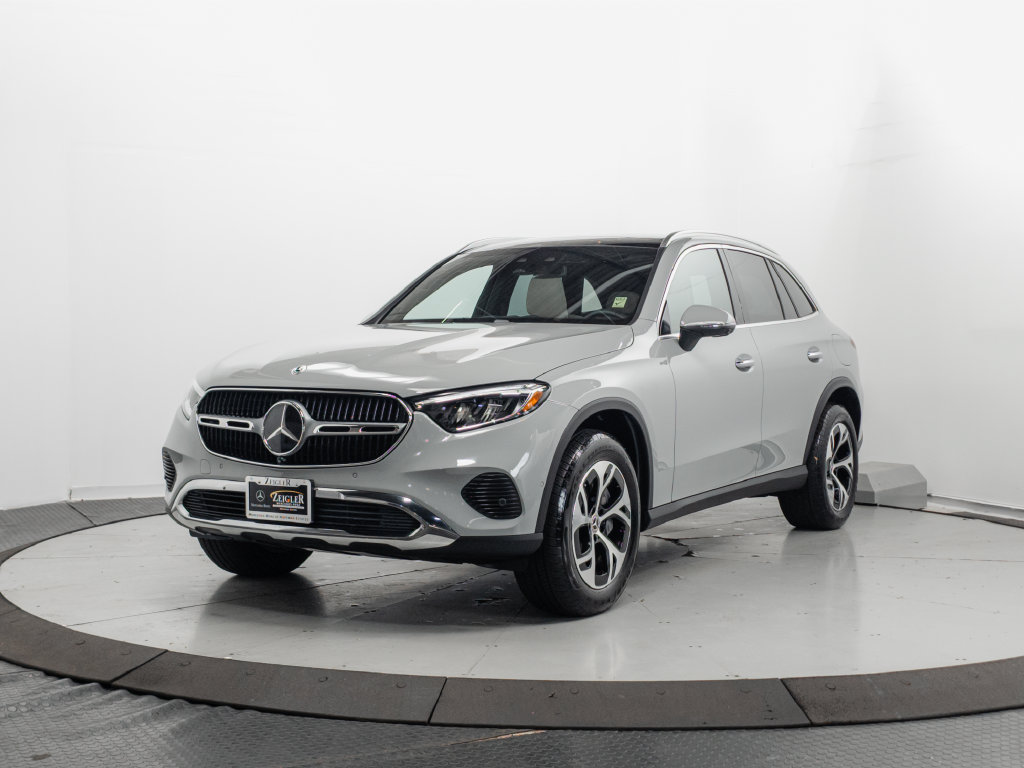 Used 2026 Mercedes-Benz GLC 350e 4MATIC w/ Driver Assistance Package image 3