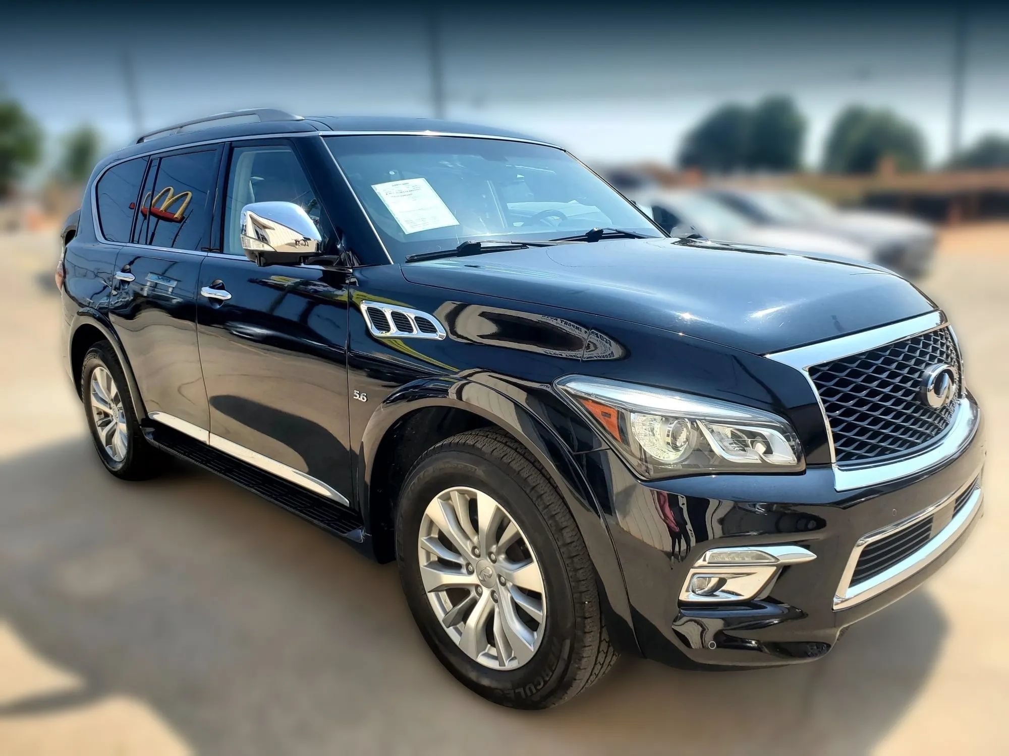 Used 2016 INFINITI QX80 4WD w/ Signature Edition Package image 18