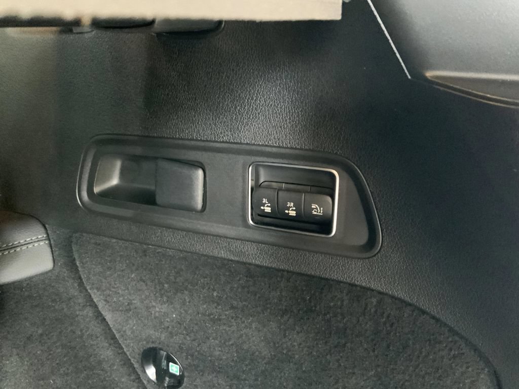 Used 2022 Mercedes-Benz GLS 450 4MATIC image 32