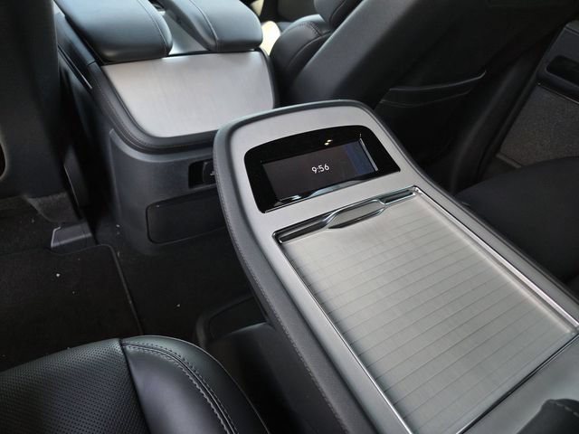 New 2026 Lincoln Navigator Reserve w/ Jet Appearance Package AWD/4WD image 18