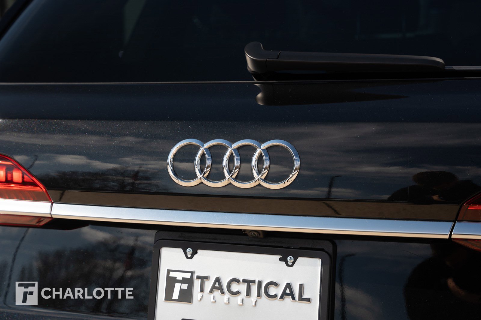 Used 2023 Audi SQ7 Premium Plus w/ Towing Package image 15