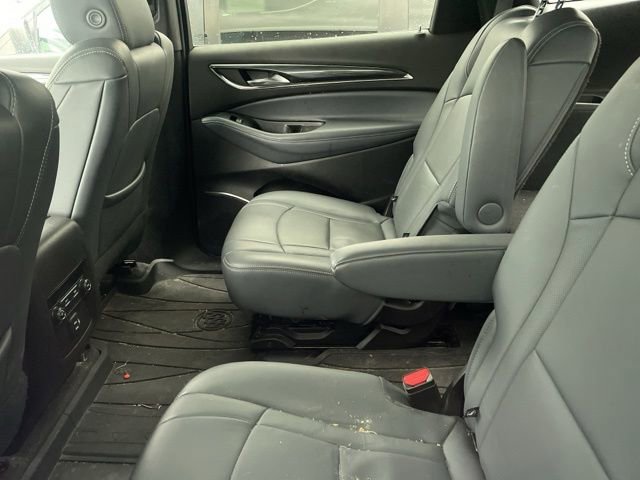 Used 2023 Buick Enclave Essence FWD image 3