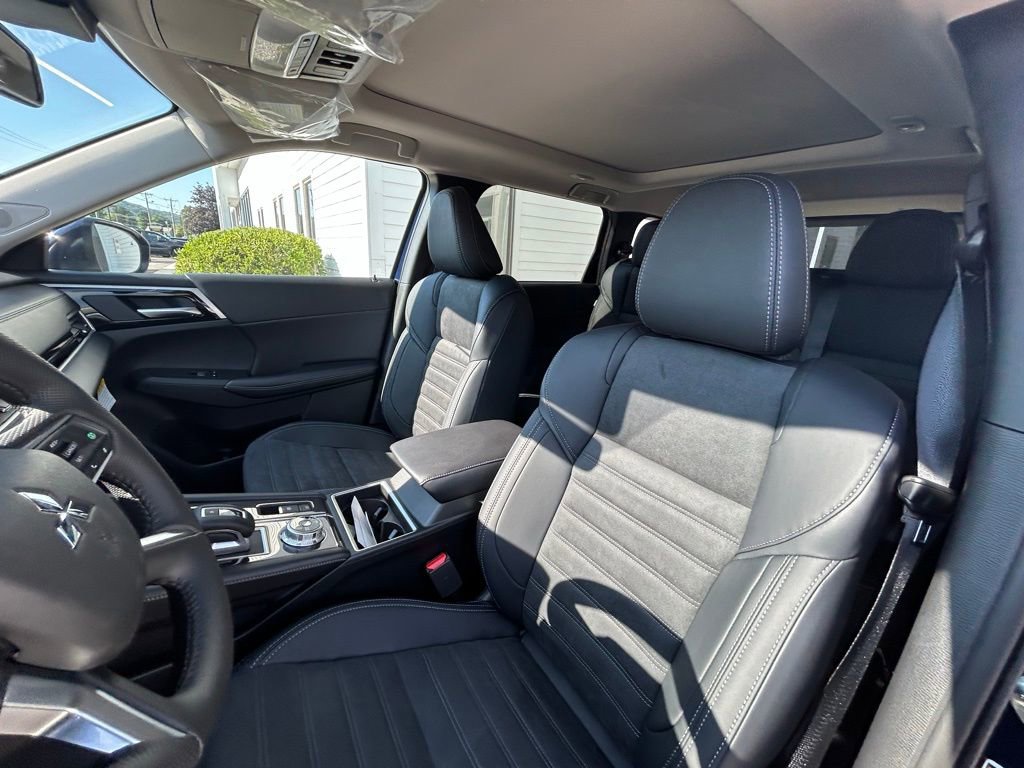 New 2025 Mitsubishi Outlander SE AWD/4WD image 10