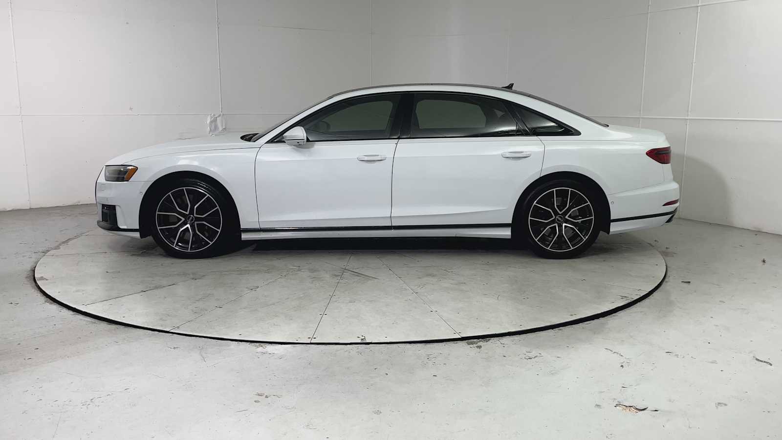 Used 2020 Audi A8 L 4.0T w/ Executive Package image 5