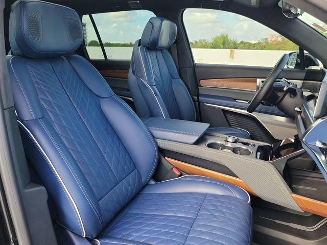 Certified 2026 Cadillac Vistiq Premium Luxury AWD/4WD image 21