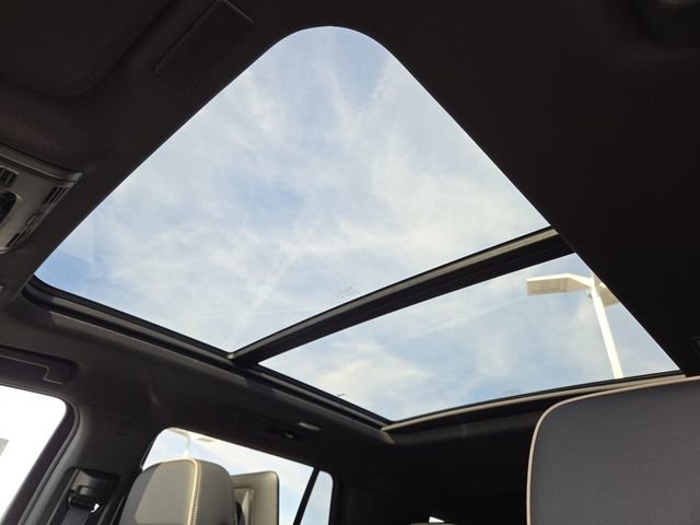 New 2026 Chevrolet Tahoe Premier image 3