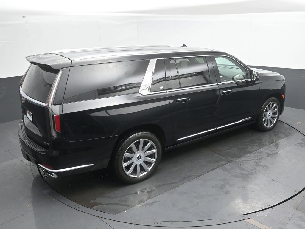 Used 2024 Cadillac Escalade ESV Premium Luxury Platinum image 35