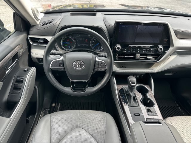 Used 2021 Toyota Highlander Platinum AWD/4WD image 12