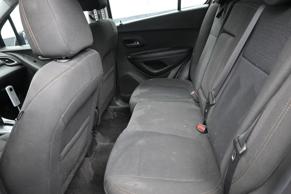 Used 2022 Chevrolet Trax LS AWD/4WD image 14