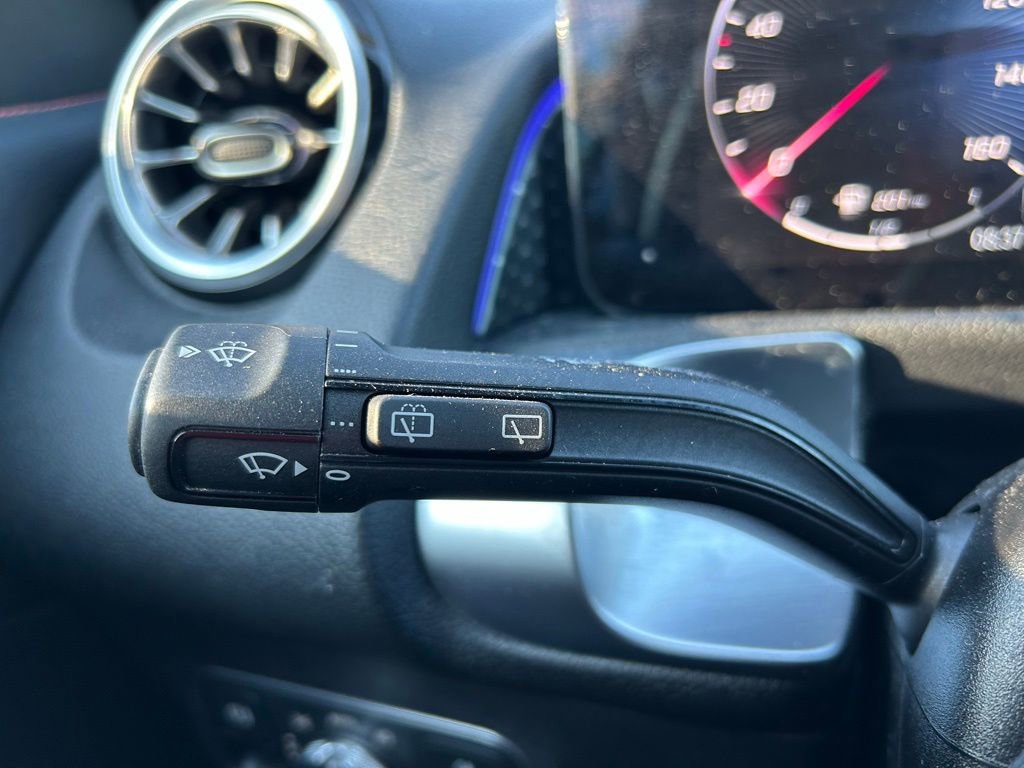 Used 2024 Mercedes-Benz GLB 250 image 21