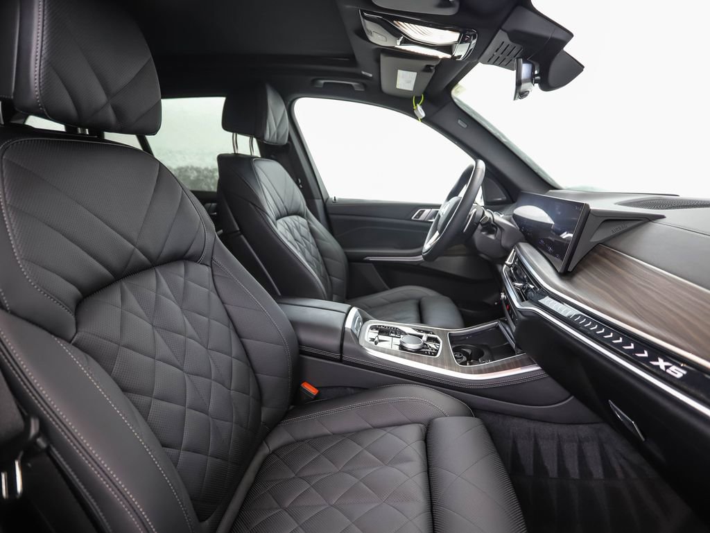 Certified 2025 BMW X5 xDrive50e image 31