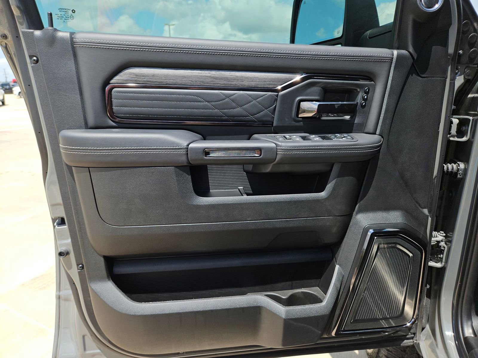 New 2026 RAM 2500 Limited AWD/4WD image 11
