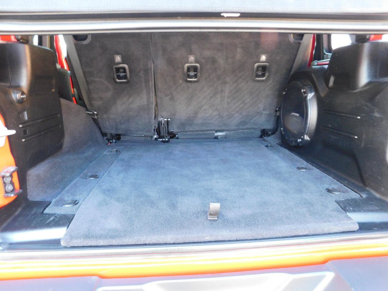 Used 2018 Jeep Wrangler Unlimited Sahara w/ Uconnect 4C Nav & Sound Group image 23