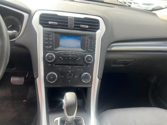 Used 2015 Ford Fusion S image 14
