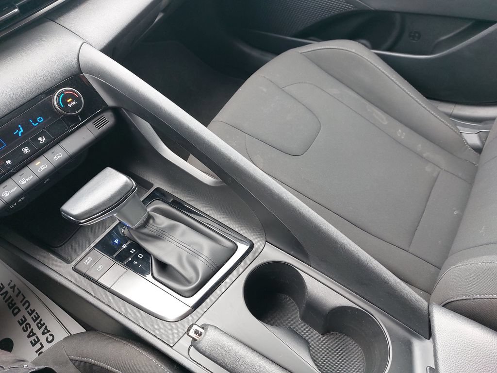 Used 2025 Hyundai Elantra Sport FWD image 21