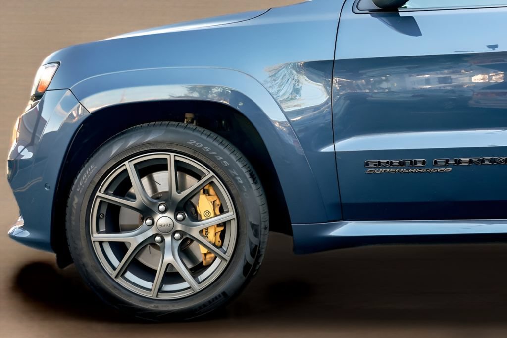 Used 2020 Jeep Grand Cherokee Trackhawk AWD/4WD image 16