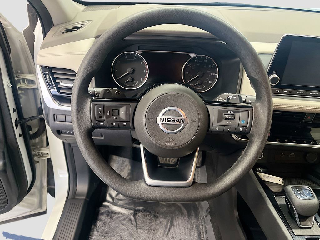 Used 2021 Nissan Rogue SV image 11