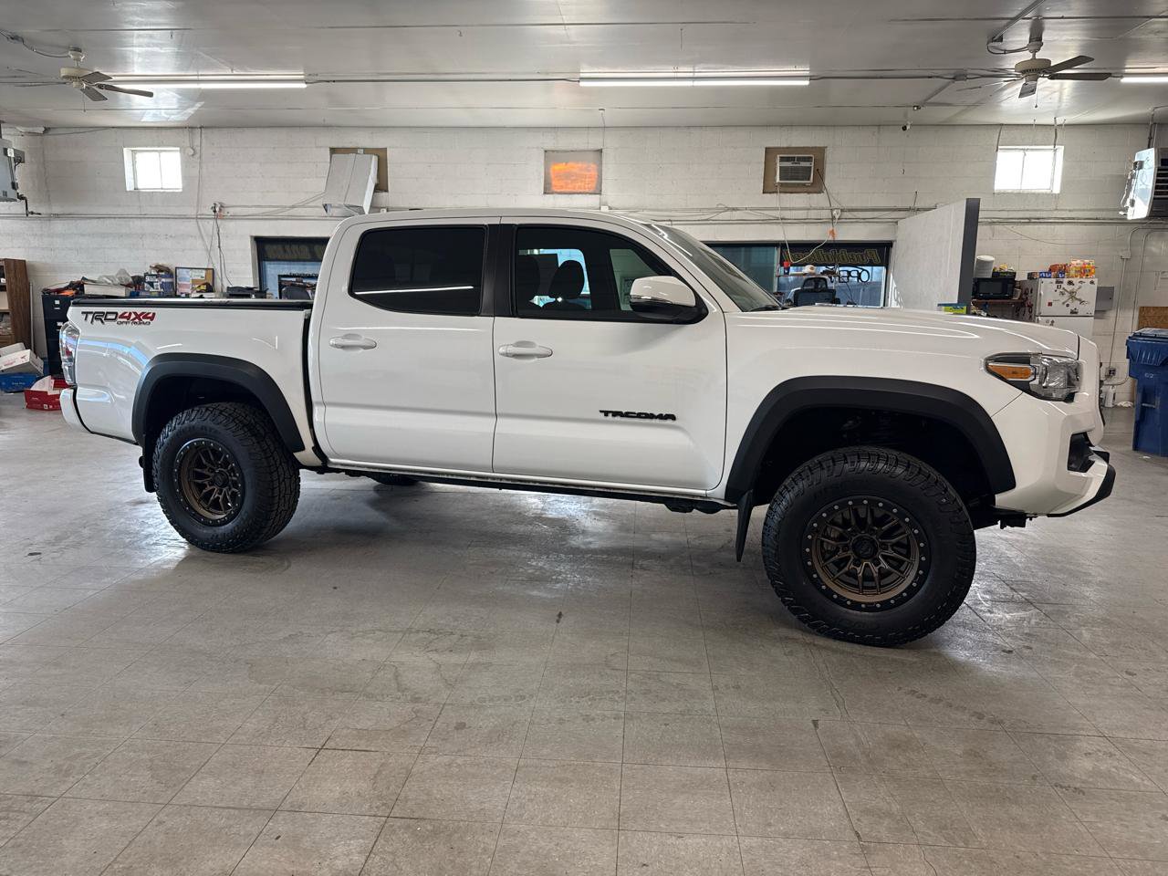 Used 2023 Toyota Tacoma TRD Off-Road w/ Technology Package image 5