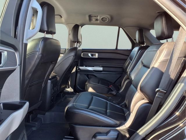 Used 2024 Ford Explorer XLT w/ Equipment Group 202A AWD/4WD image 13