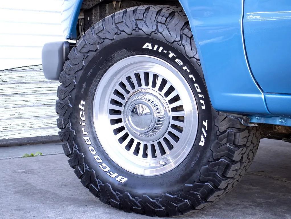 Used 2000 Toyota Land Cruiser AWD/4WD image 22